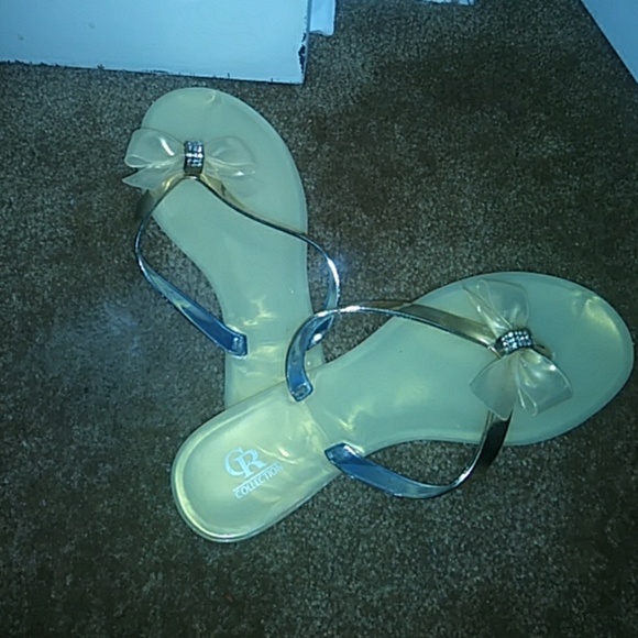 Yellow summer flip flops - Picture 2 of 2